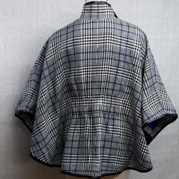 Cache Swing Cape Jacket - Picture 8 of 12